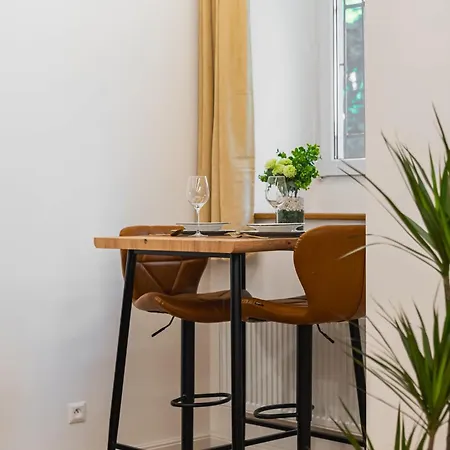 Апартаменты The Magnificent Urban Hideaway