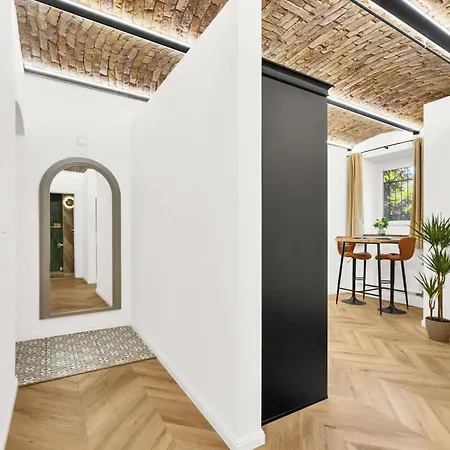 The Magnificent Urban Hideaway Daire Bratislava